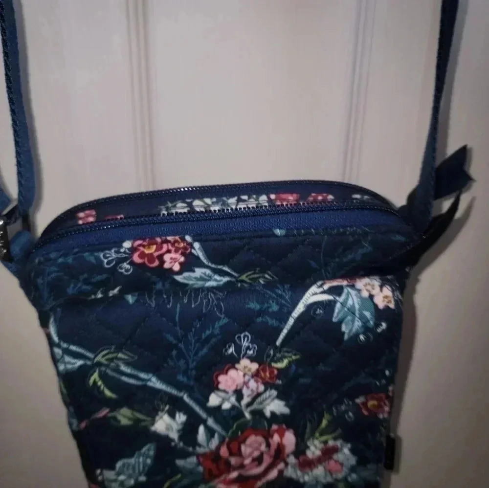 VERA Bradley purse - Picture 2 of 14